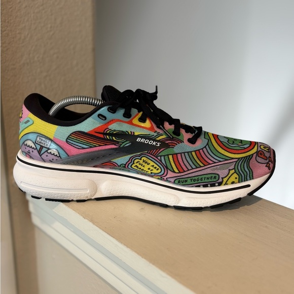 Brooks Ghost 15 Wednesday Holmes X Brooks Run With Pride Womens Size 11.5 - Picture 5 of 9